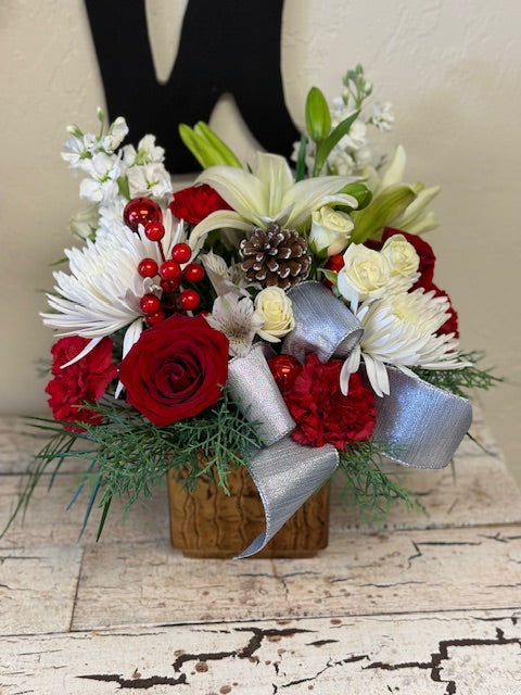 Golden Christmas Celebration Bouquet